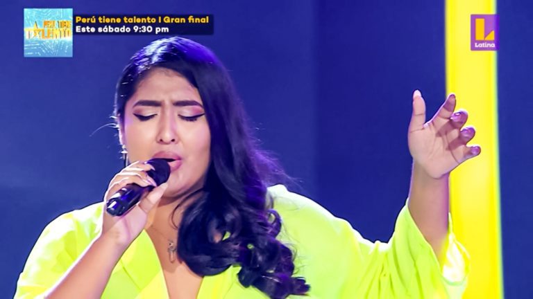 Cantante mollendina Eva Luna clasifica en concurso La Voz Perú