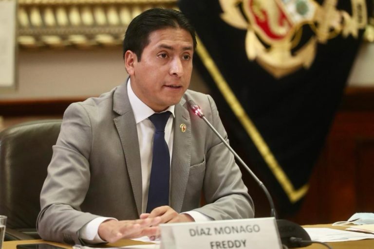 Congresista Freddy Díaz fue denunciado por violación sexual por trabajadora del Parlamento