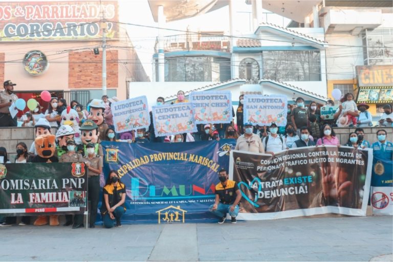 En pasacalle por las diversas arterias de la ciudad ¡Moquegua le dice no al abuso infantil!