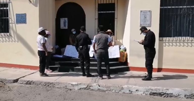 Grupo de mujeres siguen suplicando un terreno al municipio de El Algarrobal