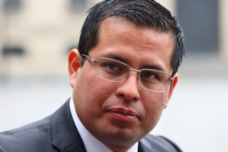 Benji Espinoza retoma defensa jurídica de Pedro Castillo y primera dama