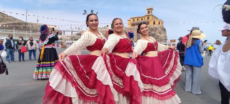 Delegaciones de danzarines latinoamericanos llegaron a Mollendo