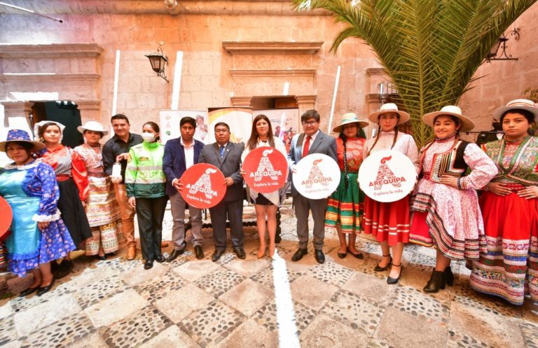 Arequipa: Con pasacalle promoverán reactivación del turismo en la región
