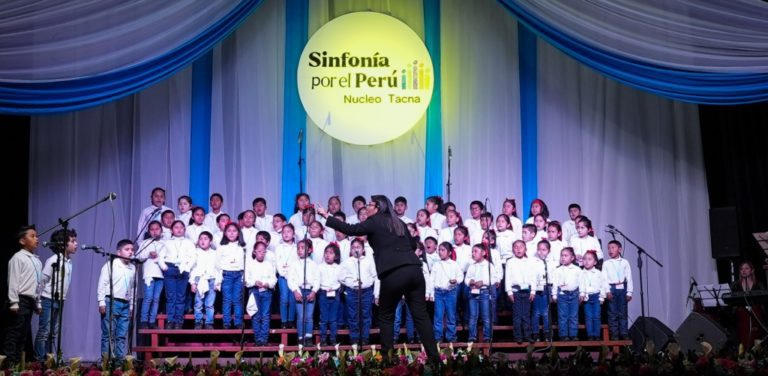 Elenco coral de niñas y niños del programa Sinfonía por el Perú en Tacna ofrece primer recital