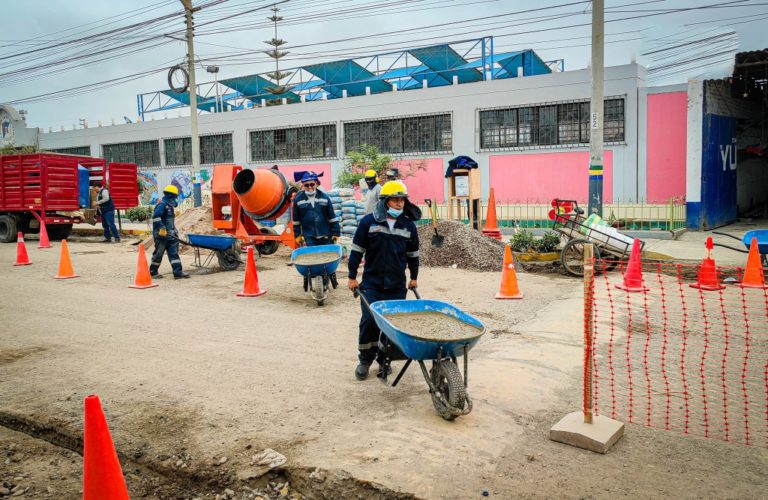 Municipio de Punta de Bombón ejecuta trabajos en avenida Olazábal