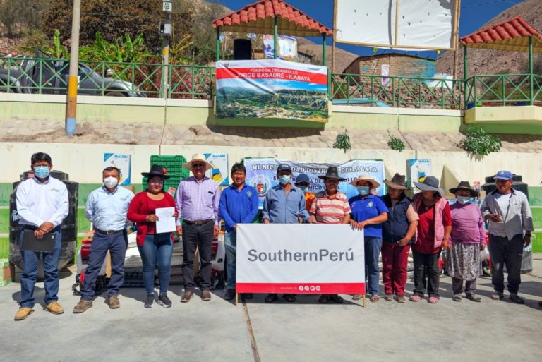 Southern Perú apoya cadena productiva de pera en Ilabaya con insumos y equipos agrícolas