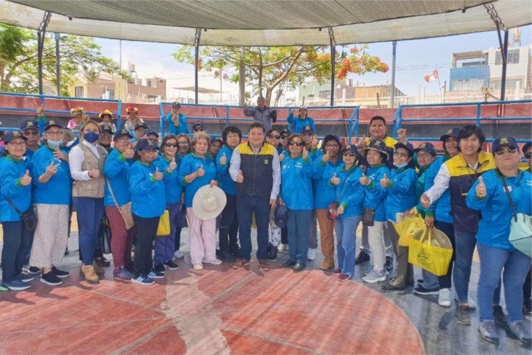 Alcalde de Mariscal Nieto recibió a delegación de adultos mayores de Pacocha