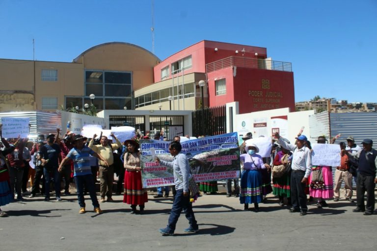 Comunidad Originaria de San Juan de Miraflores hacen plantón frente al Poder Judicial 