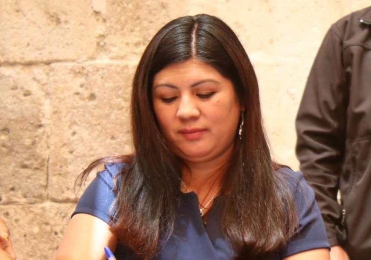 No viaja: gobernadora regional de Arequipa ya no irá a Italia