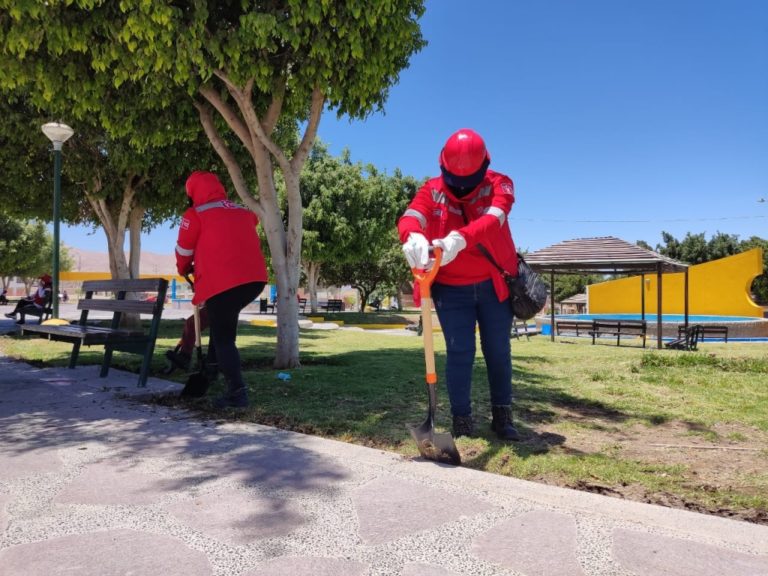 Mujeres iniciaron el mejoramiento de la plaza central del distrito de San Antonio