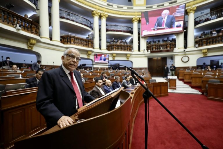 Aníbal Torres presenta cuestión de confianza ante el Congreso