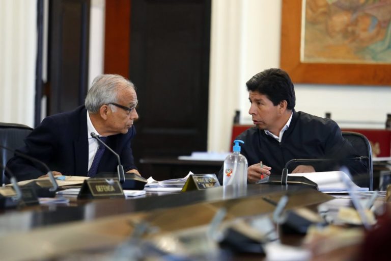Disponen embargo de bienes de Pedro Castillo y Aníbal Torres