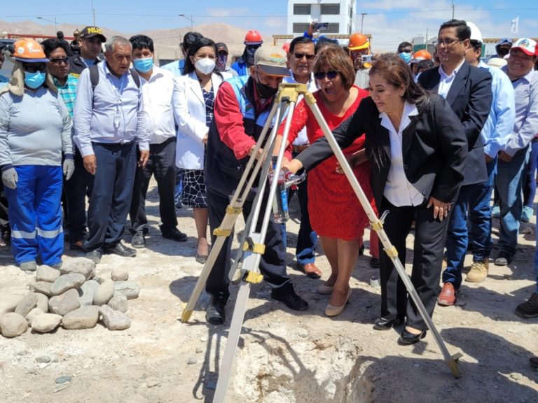 Colocan piedra primera para construcción de centro de salud Pampa inalámbrica