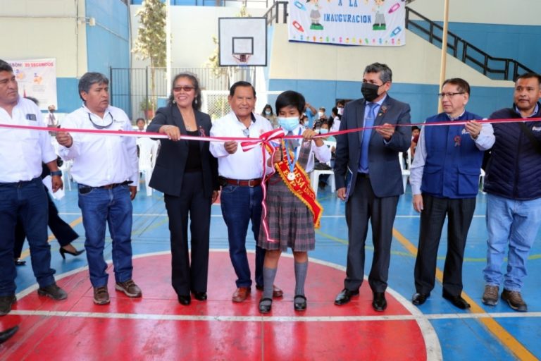 GORE inaugura coberturas en dos colegios de Moquegua