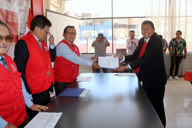 Entregan credenciales a consejeros regionales electos y al nuevo alcalde de Mariscal Nieto