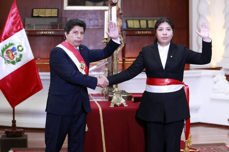 Betssy Chávez juró como presidenta del Consejo de Ministros