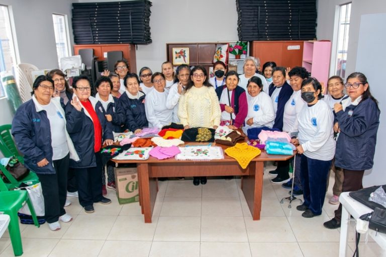 Matarani: invitan a adultos mayores a inscribirse en taller de manualidades