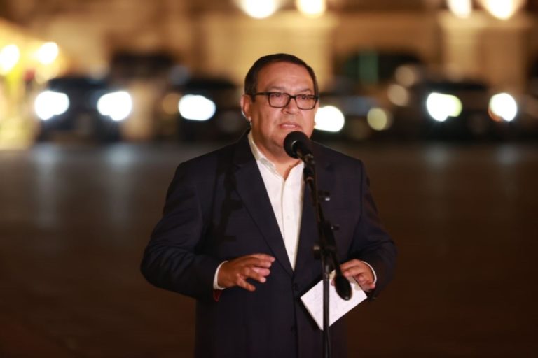 Ministro Otárola: Gobierno declarará en emergencia la Red Vial Nacional