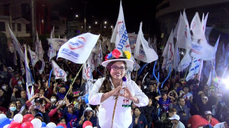 Moquegua cierra filas con Gilia Gutiérrez en multitudinario mitin en cierre de campaña