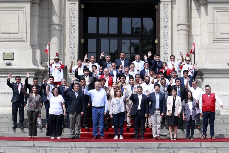 Alcaldes electos suscriben Declaración por la gobernabilidad y la paz social en el Perú