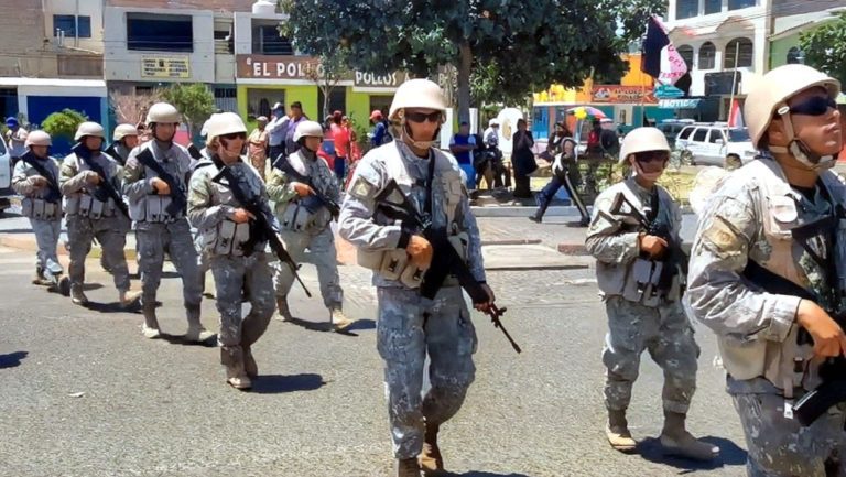 Ilo: Ejército recorrió calles de la Pampa Inalámbrica