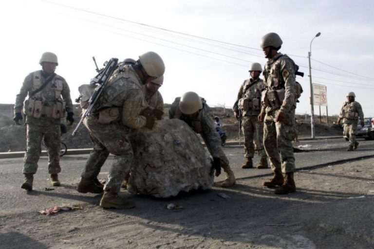 Congresistas, el país se desangra