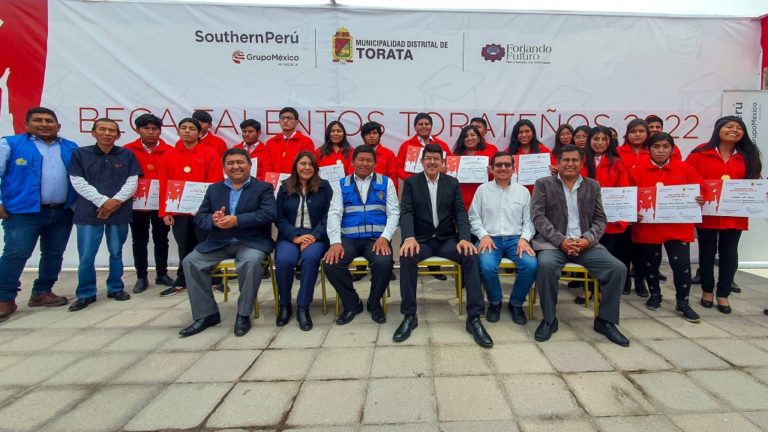Southern Perú entregó becas a ganadores de concurso “Talentos torateños”
