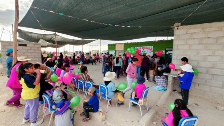 Fiscales de El Pedregal llevaron alegría a niños de asociación