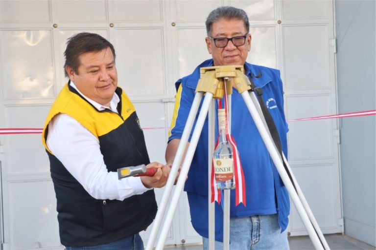 Entregan remodelado polideportivo a la I.E. Daniel Becerra Ocampo de Moquegua
