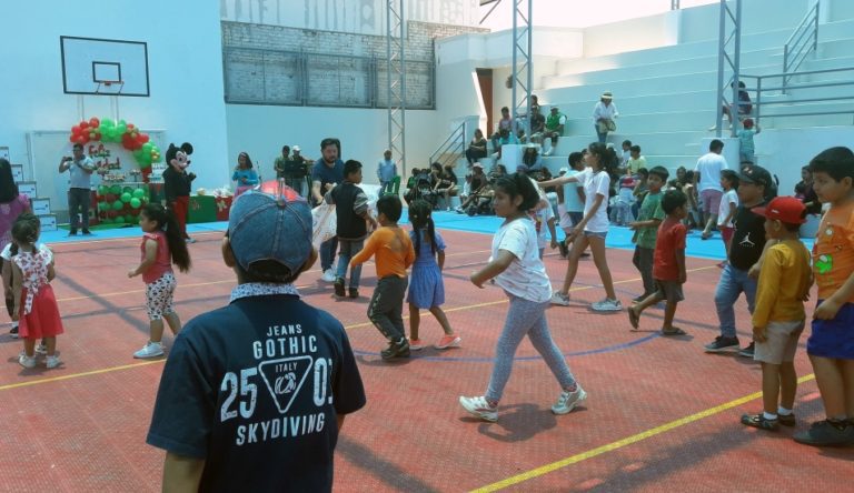 Mollendo: Con regalos y show agasajaron a niños de Alto Inclán