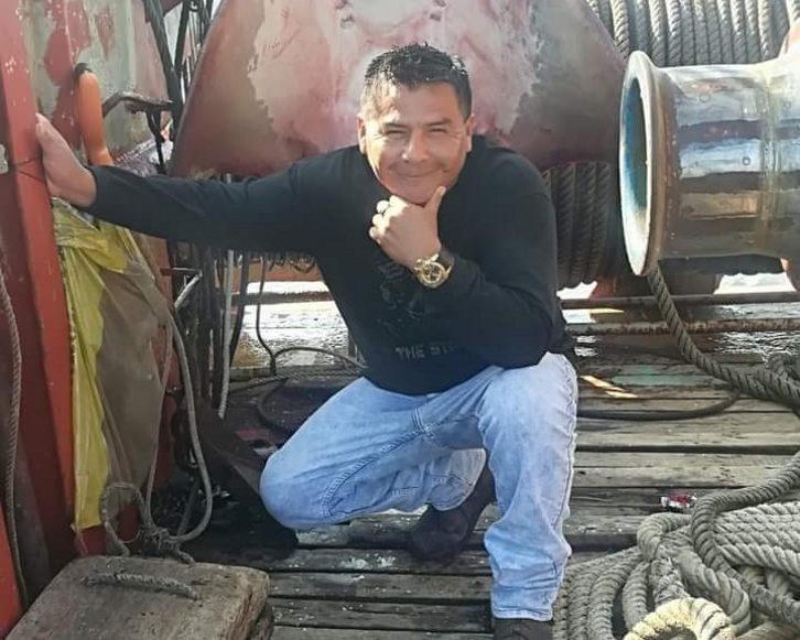 Pescador ileño muere ahogado, tras naufragar embarcación en Chimbote