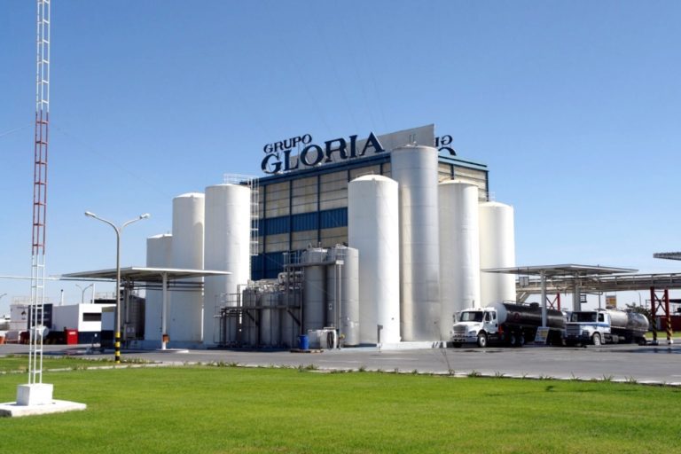 La dependencia de los ganaderos a Leche Gloria