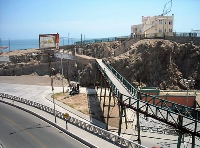Urge mantenimiento al puente de fierro de Mollendo