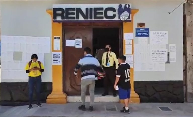 Trabajadores del RENIEC acatan paro nacional