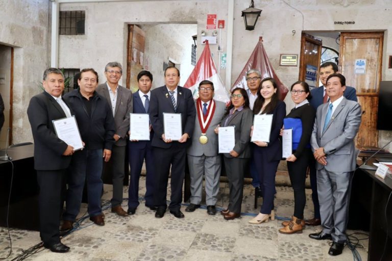 Reconocen a personalidades de Islay y Arequipa que apoyaron al desarrollo del sector agrario