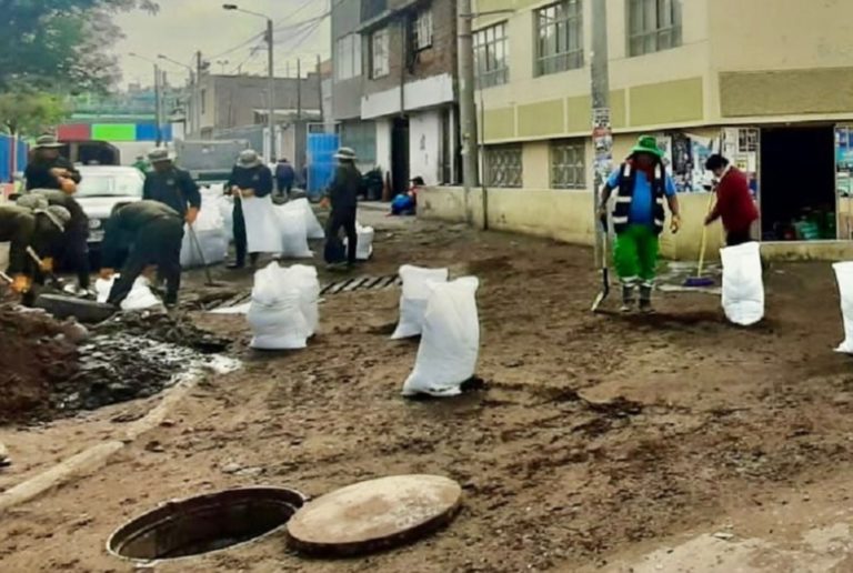 Confirman un fallecido y otros daños mayores por intensas lluvias en Arequipa