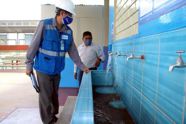 Sunass inicia monitoreo del servicio de agua potable en colegios de Moquegua e Ilo
