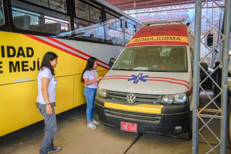 Mejía: alcaldesa y regidora hallan inoperativa ambulancia del municipio