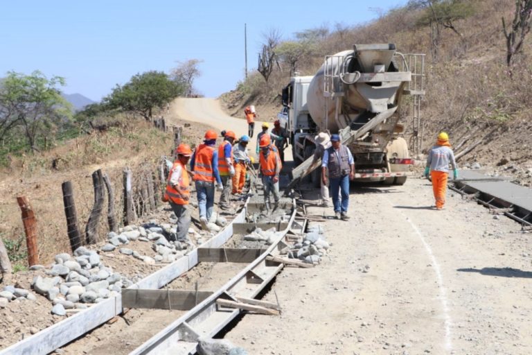 Al final no pudieron invertir: Arequipa S/ 1,543 millones sin gastar y Moquegua 393