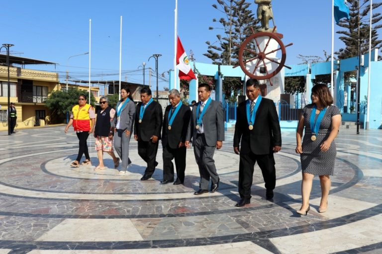 Izan Pabellón Nacional a media asta en Islay-Matarani