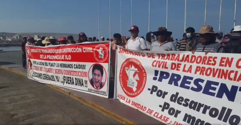 Trabajadores de construcción civil le hacen plantón a alcalde Humberto Tapia