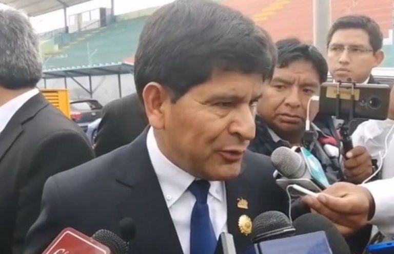 Gobernador Rohel Sánchez dispone reajuste presupuestal en la región Arequipa