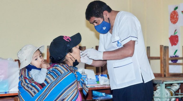 Campaña de salud integral gratuita en el centro poblado de Titíre