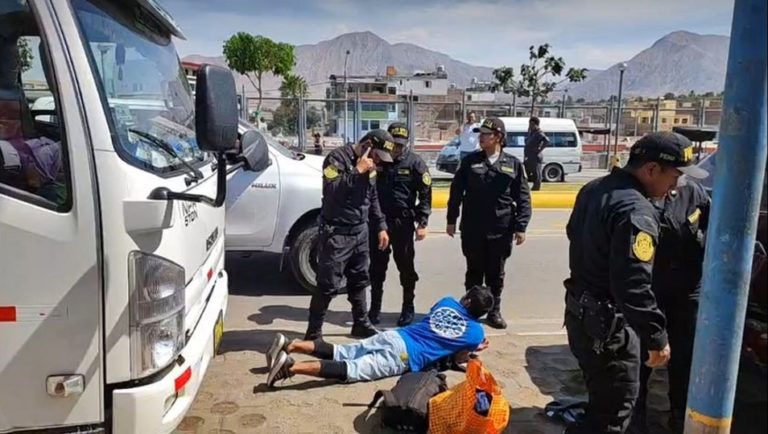 Capturan a 4 sujetos tras intentar robar bienes de un camión en la Feria Agroecológica