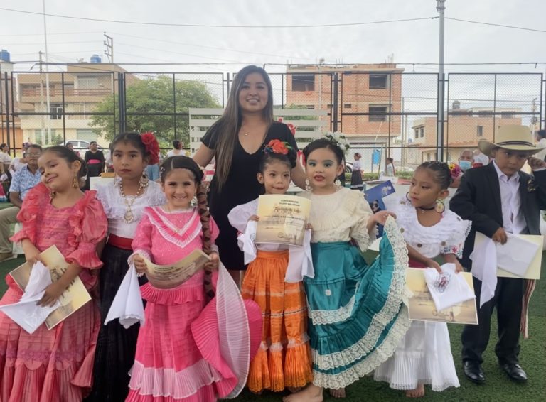 Academia de marinera “Talento Mollendino” culmina su curso de verano