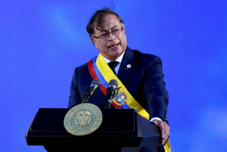 Congreso declaró persona no grata al presidente colombiano Gustavo Petro