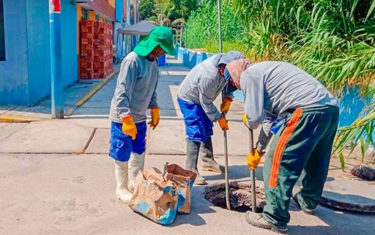 Cocachacra: realizan limpieza y mantenimiento de buzones en Chucarapi