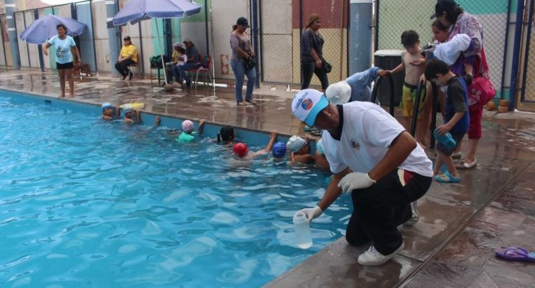 Solo 2 piscinas están saludables esta semana en Moquegua