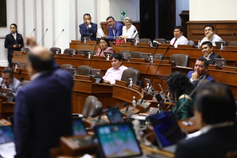 Congreso: debate al vacío