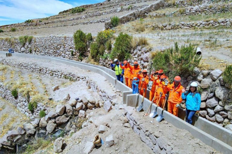Southern Perú culmina ejecución del canal Martes Cruz en Candarave